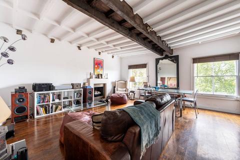 St Stephens Gardens, Notting Hill... 2 bed flat for sale