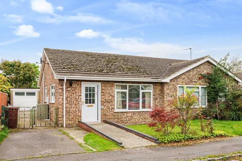 2 bedroom semi-detached bungalow for sale