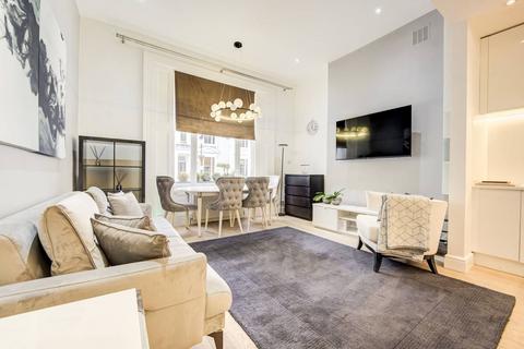 Eardley Crescent, Earls Court... 2 bed flat for sale