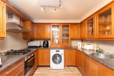 Mill Road, Gillingham, Kent 3 bed terraced house for sale