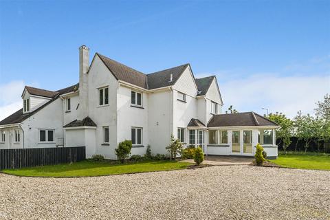 8 bedroom detached house for sale