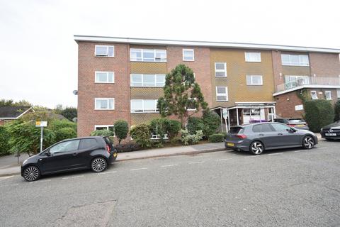 South Park, Gerrards Cross... 3 bed apartment for sale