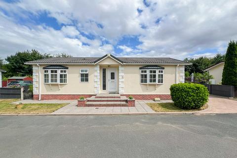 Small Acre Park, Mortimers Cross... 2 bed park home for sale