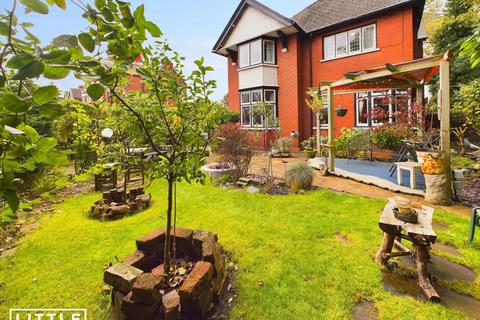 Dentons Green Lane, Dentons Green, WA10 4 bed detached house for sale