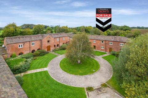 5 bedroom semi-detached house for sale