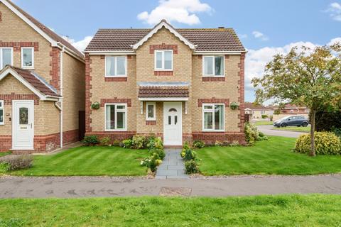 Russell Crescent, Sleaford... 3 bed detached house for sale