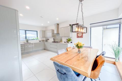 Caerphilly Close, Rhiwderin, NP10 4 bed detached house for sale