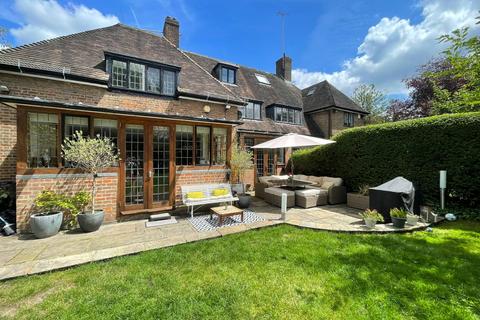 Raeburn Close, Hampstead Garden Suburb 4 bed semi