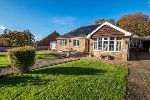 Windsor Drive, Caistor, Lincolnshire... 3 bed bungalow for sale