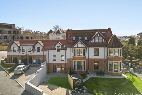 5 Belle Vue Road, Paignton, TQ4 2 bed apartment for sale