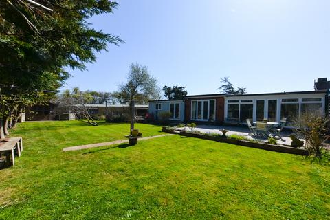 Tower Close, Pevensey, East Sussex, BN24 3 bed bungalow for sale