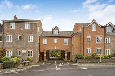 Harpenden AL5 2 bed flat for sale