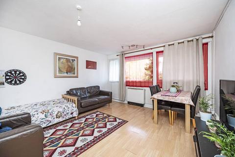 Wellington Way, Bow, London, E3 2 bed flat for sale