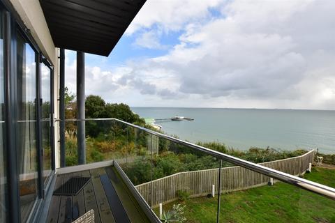 Grange Road, Sandown, Isle of Wight 2 bed flat for sale