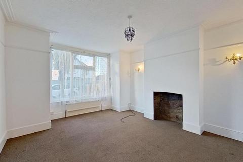 Douglas Road, Herne Bay, CT6 6AF 2 bed ground floor flat for sale