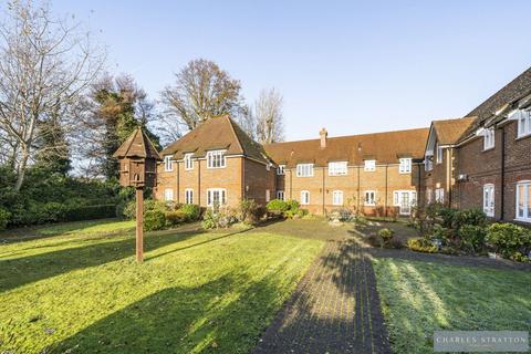 Gidea Lodge, Gidea Park 2 bed apartment for sale