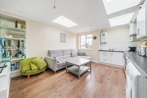 Wickham Road, Beckenham 2 bed flat for sale