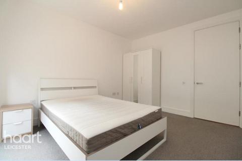 Shires Lane, Leicester 2 bed apartment for sale