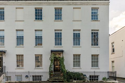 Bath Road, Cheltenham, GL53 3 bed apartment for sale