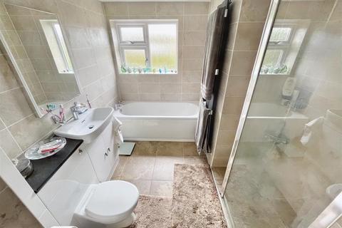 Hoarestone Avenue, Whitestone, Nuneaton 4 bed detached house for sale