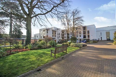 Wilton Court, Southbank Road... 1 bed apartment for sale