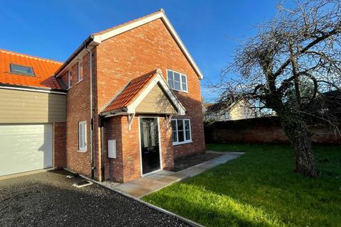 Dove Lane, Eye, IP23 7BA 4 bed link detached house for sale