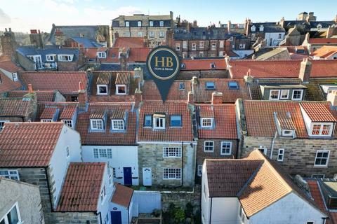 4 Oystons Yard, Whitby 2 bed cottage for sale