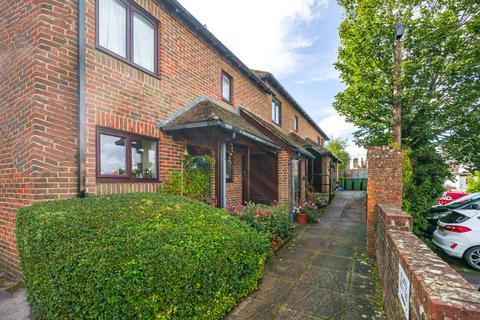White Horse Court, Storrington, RH20 1 bed flat for sale