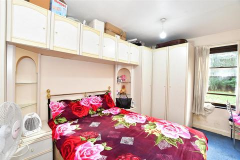 Vicarage Lane, London 1 bed ground floor flat for sale