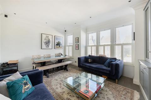 Voltaire Road, London, SW4 2 bed flat for sale