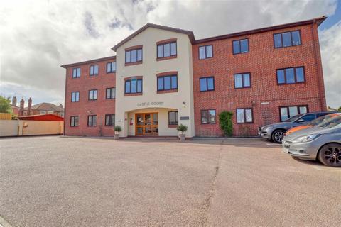 Clacton on Sea CO15 2 bed apartment for sale