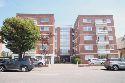 Carnarvon Road, East Clacton CO15 2 bed apartment for sale