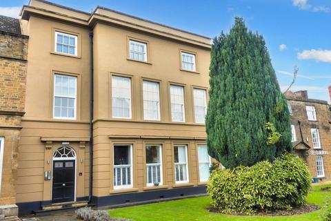 Mercia House, South Bar Street, Banbury 2 bed flat for sale
