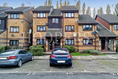 Harp Island Close, London, NW10 1 bed ground floor flat for sale