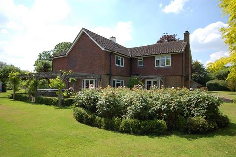 6 bedroom detached house for sale