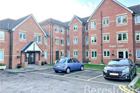 Mavis Grove, Hornchurch, RM12 2 bed apartment for sale