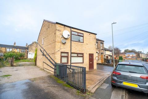 Chapel Fold, Batley, WF17 3 bed detached house for sale