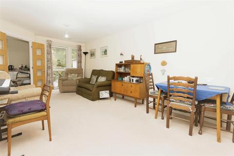 Wardington Court, Welford Road... 2 bed apartment for sale