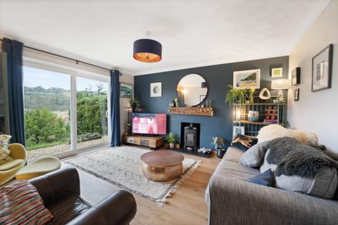 Stonehall Road, Lydden, Kent, CT15 3 bed detached house for sale
