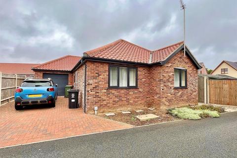 Yarmouth Road, Ormesby 3 bed detached bungalow for sale