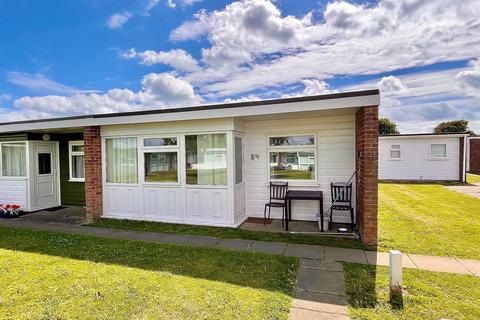 Scratby 2 bed chalet for sale
