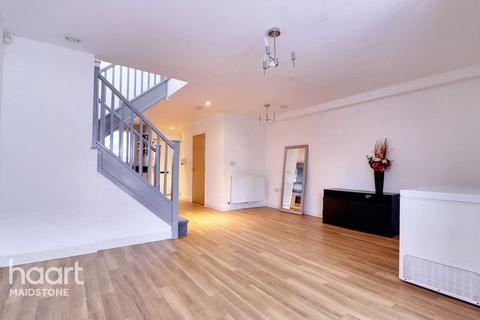 Clock House Rise, Maidstone 3 bed end of terrace house for sale