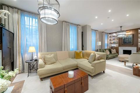 Shepherd Street, Mayfair, London, W1J 3 bed maisonette for sale