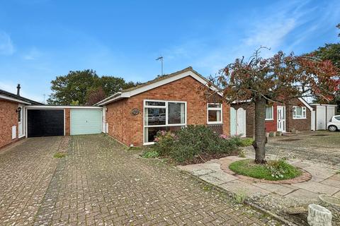 Elmstead Road, Wivenhoe, Colchester, CO7 2 bed detached bungalow for sale