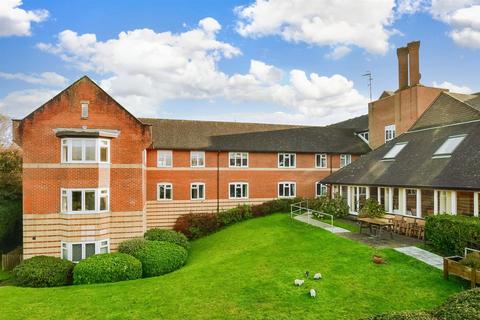 Station Road, Dorking, Surrey 2 bed flat for sale