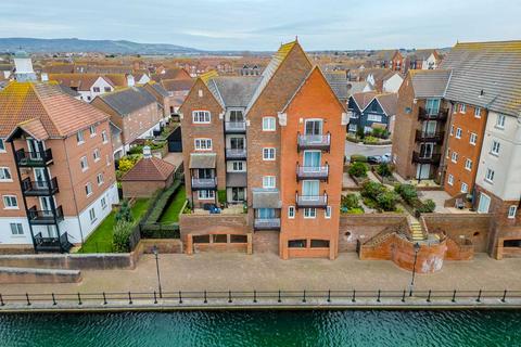 Havana Court, Eastbourne BN23 2 bed flat for sale