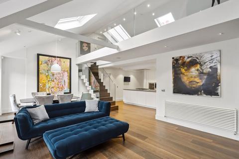 Cheyne Court, Chelsea SW3 3 bed flat for sale
