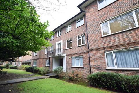 Meadway Court, The Ridings, Ealing W5 2 bed flat for sale