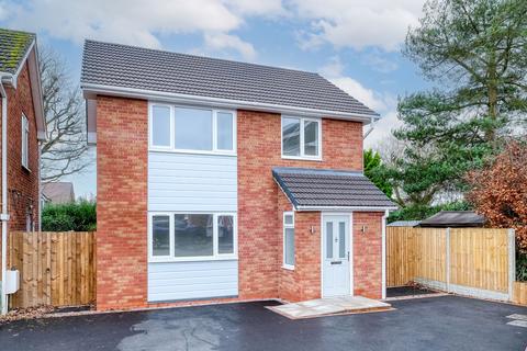 Hoopers Lane, Astwood Bank, Redditch... 3 bed detached house for sale