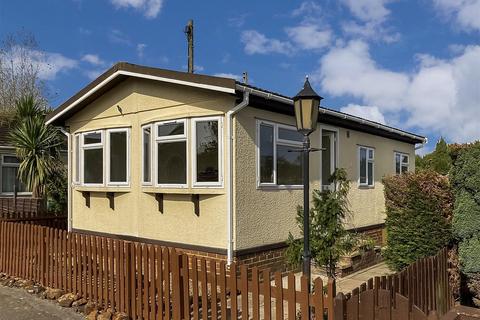 East Hill Road, Knatts Valley... 2 bed park home for sale